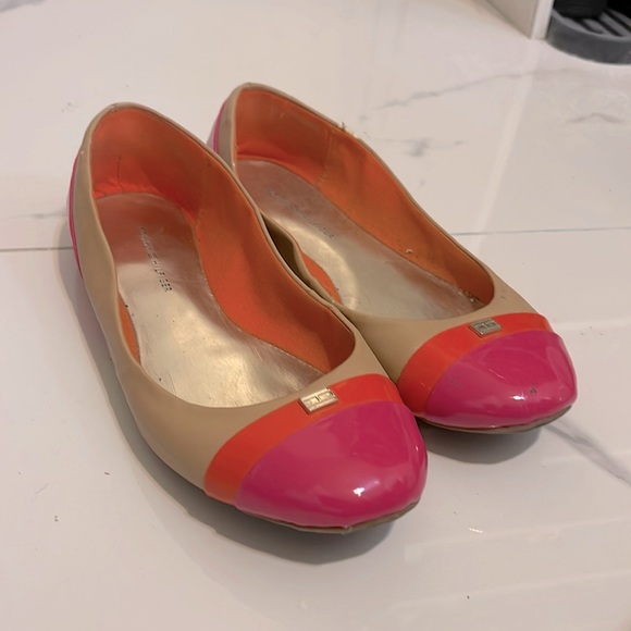 Cute Flats - Picture 1 of 1